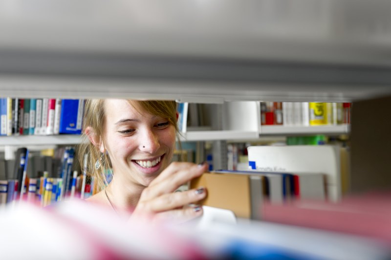 Kurzführung: Deine Bibliothek & ihre Services in 15 Minuten